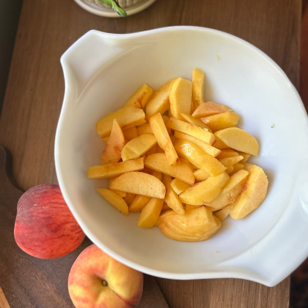 fluffy sourdough peach cobbler